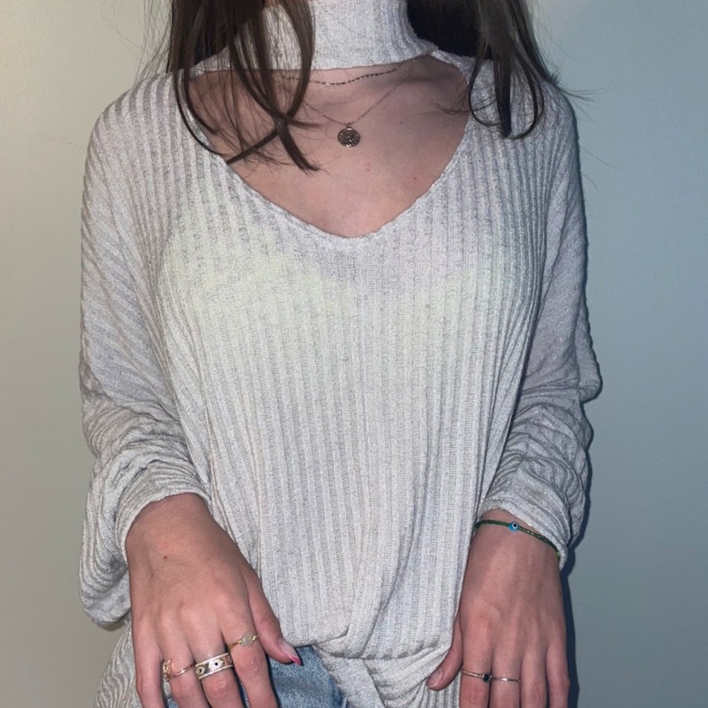 Gray flowy top with bust cutout!!